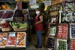 Một cửa hàng bán rau củ ở Buenos Aires, Argentina. (Ảnh: AFP/TTXVN)