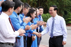 Chủ tịch nước Võ Văn Thưởng gặp mặt thân mật các thanh niên tiên tiến làm theo lời Bác năm 2023 của Đoàn Thanh niên Cộng sản Hồ Chí Minh Khối các cơ quan Trung ương. (Ảnh: Thống Nhất/TTXVN)