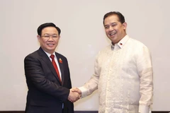 Chủ tịch Quốc hội Vương Đình Huệ gặp Chủ tịch Hạ viện Philippines Martin Romualdez dự Đại Hội đồng Liên Nghị viện các nước Đông Nam Á lần thứ 44 - AIPA-44. (Ảnh: Doãn Tấn/TTXVN)