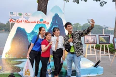 Đến với Ngày hội Du lịch Non nước Cao Bằng, du khách sẽ được thưởng thức những đặc sản và trải nghiệm các sản phẩm, dịch vụ du lịch tiêu biểu. (Nguồn: Báo Cao Bằng)