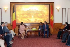 Bí thư Tỉnh ủy, Chủ tịch Hội đồng Nhân dân tỉnh Thừa Thiên-Huế Lê Trường Lưu tiếp Chủ tịch Thượng viện Vương quốc Bỉ Stephanie D’Hose. (Ảnh: Đỗ Trưởng/TTXVN)