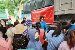 'Xe siêu thị đoàn viên Công đoàn' hỗ trợ người lao động có hoàn cảnh khó khăn. (Nguồn: Kinh tế và Đô thị)