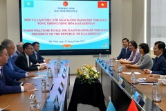 Tổng thống Cộng hòa Kazakhstan thăm một số doanh nghiệp tại Bắc Ninh