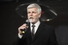 Ông Petr Pavel phát biểu trước những người ủng hộ tại Prague, ngày 25/1/2023. (Ảnh: AFP/TTXVN)