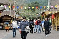 Dòng người đi du Xuân đầu năm tại Khu di tích danh thắng Yên Tử. (Ảnh: Thanh Vân/TTXVN)