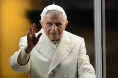 Hình ảnh Giáo hoàng Benedict XVI tại lễ cầu nguyện ở Thánh đường Saint Peter ở Vatican ngày 31/12/2012. (Ảnh: AFP/TTXVN)