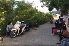 CSGT kịp thời đưa nữ sinh về nhà lấy giấy tờ dự thi.