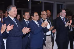 Thủ tướng Phạm Minh Chính và các đại biểu tham dự chiêu đãi kỷ niệm 78 năm Quốc khánh và 46 năm Việt Nam gia nhập Liên hợp quốc. (Ảnh: Dương Giang/TTXVN)