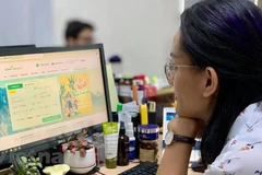 Cần cảnh giác khi tìm kiếm thông tin và đặt dịch vụ du lịch trên mạng xã hội. (Ảnh: Vietnam+) 