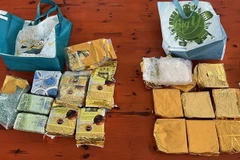 Tang vật mà công an thu giữ. (Ảnh: TTXVN phát)