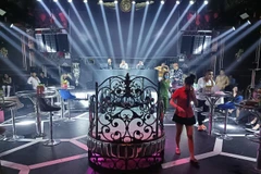 Lực lượng chức năng kiểm tra quán Monaco Lounge. (Ảnh: Công an tỉnh Vĩnh Phúc)