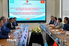 Tổng thống Cộng hòa Kazakhstan thăm một số doanh nghiệp tại Bắc Ninh