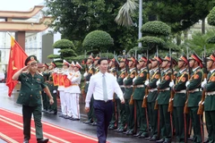 Chủ tịch nước Võ Văn Thưởng duyệt đội danh dự. (Ảnh: Thống Nhất/TTXVN)