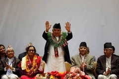 Ông Ram Chandra Paudel (giữa) sau khi được bầu làm Tổng thống Nepal tại Kathmandu, ngày 9/3. (Ảnh: Reuters/TTXVN)