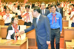 Chủ tịch Quốc hội Vương Đình Huệ với các đại biểu dự Phiên họp giả định Quốc hội Trẻ em lần thứ nhất năm 2023. (Ảnh: Minh Đức/TTXVN)