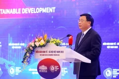 Ông Nguyễn Xuân Thắng, Ủy viên Bộ Chính trị, Giám đốc Học viện Chính trị Quốc gia Hồ Chí Minh phát biểu đề dẫn Chương trình. (Ảnh: Văn Điệp/TTXVN)