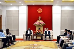 Quang cảnh buổi tiếp xã giao Đoàn đại biểu Quốc hội Bờ Biển Ngà do ông Diawara Mamadou, Phó Chủ tịch Quốc hội, làm trưởng đoàn. (Ảnh: Thanh Vân/TTXVN)