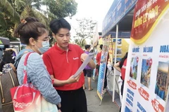 Các chùm tour du lịch nước ngoài dịp dịp Lễ Giỗ Tổ Hùng Vương, lễ 30/4 và 1/5, dịp Hè 2023... được doanh nghiệp tung ra với nhiều ưu đãi hấp dẫn chỉ có tại Ngày hội. (Ảnh: Mỹ Phương/TTXVN)