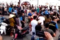 Hiện trường vụ xô xát ở Phú Quốc. (Ảnh cắt từ clip)