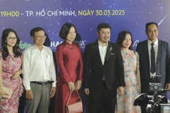 Tổng Giám đốc Thông tấn xã Việt Nam Vũ Việt Trang và các đại biểu tham dự chương trình. (Ảnh: Hồng Giang/TTXVN)