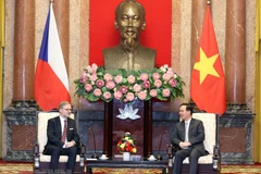 Chủ tịch nước Võ Văn Thưởng và Thủ tướng Cộng hòa Séc Petr Fiala. (Ảnh: Thống Nhất/TTXVN)