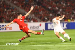Đội tuyển Việt Nam (áo trắng) sẽ đối đầu với đội tuyển Indonesia ở vòng bảng ASEAN Cup 2026. (Ảnh: Việt Anh/Vietnam+)