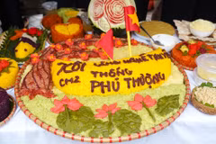 Lễ hội truyền thống Xôi Phú Thượng được tổ chức vào ngày Mùng 8 tháng Giêng hằng năm. (Ảnh: Việt Anh/Vietnam+)