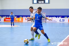 Sahako FC (áo xanh) là một trong 8 đội bóng tranh tài tại Giải Futsal HDBank Vô địch Quốc gia 2024. (Ảnh: VFF)