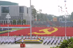 Lễ mít tinh, diễu binh, diễu hành kỷ niệm 70 năm Cách mạng Tháng Tám và Quốc khánh 2/9. (Nguồn: TTXVN)