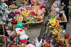 Hà Nội: Tiểu thương ngao ngán vì thị trường hoa 8/3 trầm lắng