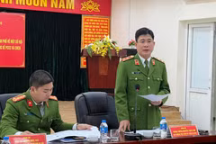Trung tướng Nguyễn Tuấn Anh, Cục trưởng Cục Cảnh sát Phòng cháy, chữa cháy và cứu nạn, cứu hộ (Bộ Công an) phát biểu tại hội nghị. (Ảnh: Công an Thành phố Hà Nội)