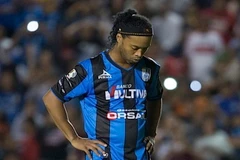 Ronaldinho "nổi điên," rời sân bỏ về khi trận đấu chưa kết thúc