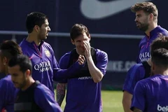 Messi và các cầu thủ Barcelona bất ngờ bị UEFA kiểm tra doping