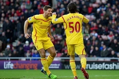 Liverpool nhọc nhằn giành chiến thắng trước 10 cầu thủ Sunderland