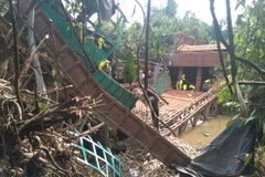 Tài xế cố tình chở hàng quá tải gây sập cầu trên vành đai biên giới