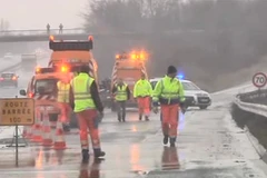 "Pháp đang 'chiến tranh' với khủng bố, không phải với tôn giáo"
