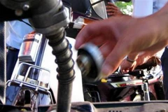 Nhiều cây xăng không đủ tiêu chuẩn được cấp phép vẫn hoạt động
