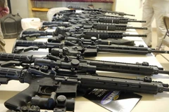Buôn bán vũ khí. (Ảnh minh họa: AP)