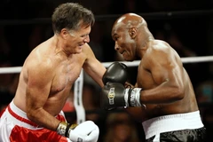 Cựu ứng viên Tổng thống Mỹ so tài với nhà vô địch Holyfield