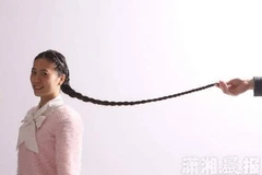 Bà bầu cắt 1,3m tóc nuôi suốt 13 năm để dành dinh dưỡng cho con