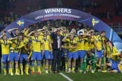 U21 Thụy Điển ăn mừng vô địch độc đáo chế giễu cầu thủ U21 Pháp