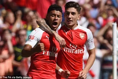 Alex Oxlade-Chamberlain mở tỷ số cho Arsenal.