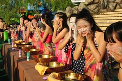 [Photo] Bức xúc với sự kiện thiếu tôn trọng phụ nữ ở Trung Quốc