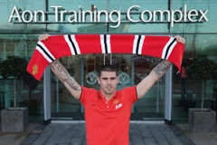 Thủ môn Victor Valdes hân hoan trong màu áo Manchester United