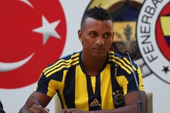 Nani đã chính thức gia nhập Fenerbahce.