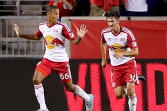 Tyler Adams (số 66) ghi bàn đầu tiên trong màu áo New York Red Bulls. (Nguồn: Getty Images)