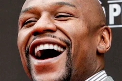 Võ sỹ Mayweather gây "sốc" với miếng bảo vệ răng giá 25.000 USD