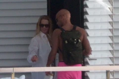 Vợ của Steve Jobs bị bắt gặp đi với bạn trai trên du thuyền