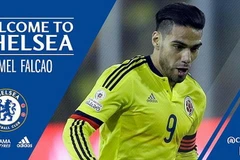 Falcao chính thức cập bến Chelsea, đối đầu Manchester United