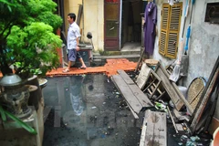 Hãi hùng các hộ dân Thủ đô nhiều năm sống chung cùng nước thải